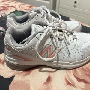 Women’s New Balance 608